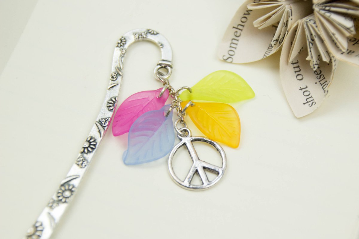 milaekem's tweet photo. Your #books deserve a real bookmark ! https://t.co/ot3xd3Gw43
#bookmarks #silverbookmarks #booklovers #booklover #bookworm #bookish #bookishgifts #booknerds #teensgifts #MakePeace #Peace #onlinecraft #etsyfinds #hippie #hippiegifts https://t.co/Aac8PT4sYS
