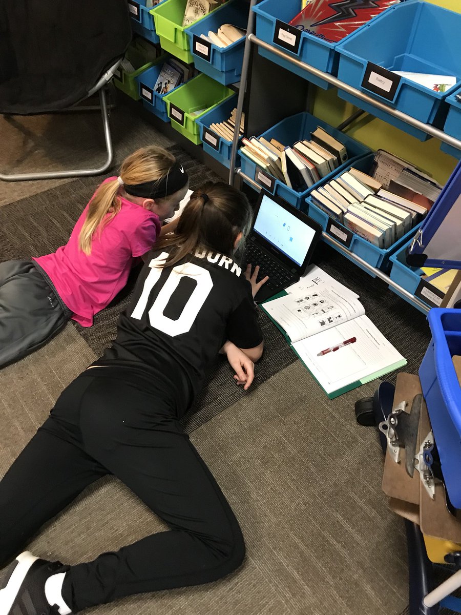 stephenson_adm's tweet photo. Using a simulation app to discover devices that have electrical energy as an input energy form. #smartscientists #collaboration #NGSS 💡 https://t.co/2jBwPWCJIp