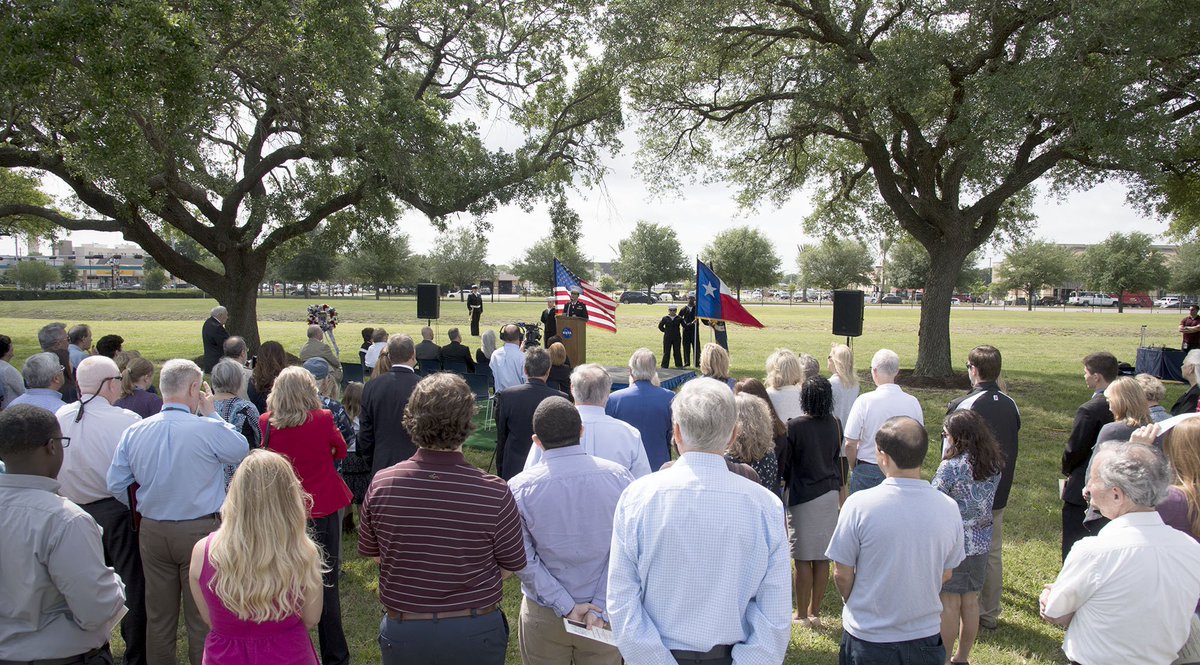 NASA_Astronauts's tweet photo. Today we honored John Glenn Jr., the first American to orbit the Earth, with a special memorial service and tree dedication ceremony. Glenn, a former astronaut and U.S. senator, was one of @NASA's original 7 Mercury astronauts. A hero to so many, his legacy lives on. https://t.co/asK0WBJpeX