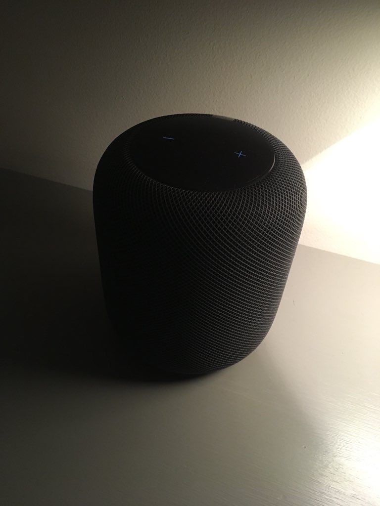 gbalmy's tweet photo. Hey Siri.... just moved into the 21st century 🕺💥 #Applehomehub https://t.co/A7plxSeMCf