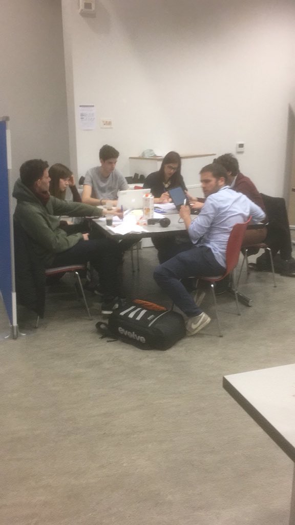 denischatain's tweet photo. La nuit va être travailleuse au #challengelogconnect18 avec @ENE_69 @suez @capi_agglo38 @IUTLumiereLyon2 @AFTRAL @GrenobleINP @le101fr https://t.co/X20wJBDhuy