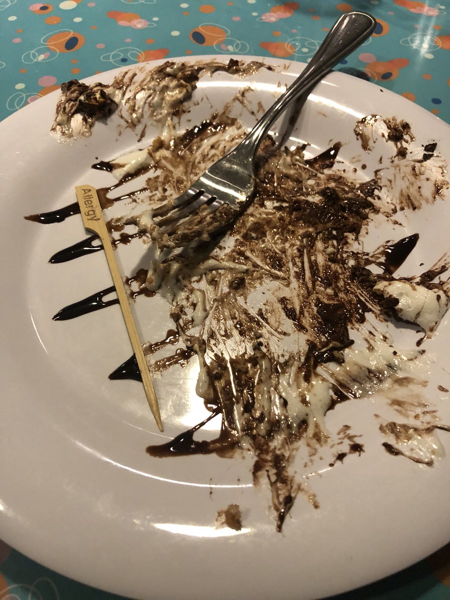 whats4GFdinner's tweet photo. We finished our @Disney vacay yesterday w/a bang! Park hopped from @AnimalKingdom to @WDWHS to enjoy our last dinner &amp; Favorite yummy #GFDFdessert at the Primetime 50’s cafe! Yes those are @enjoylifefoods S’mores! #GFDisney #GFVacay #GFSpringbreak2018 #GFandthensome #AllergyAware https://t.co/mjagLfbrgU
