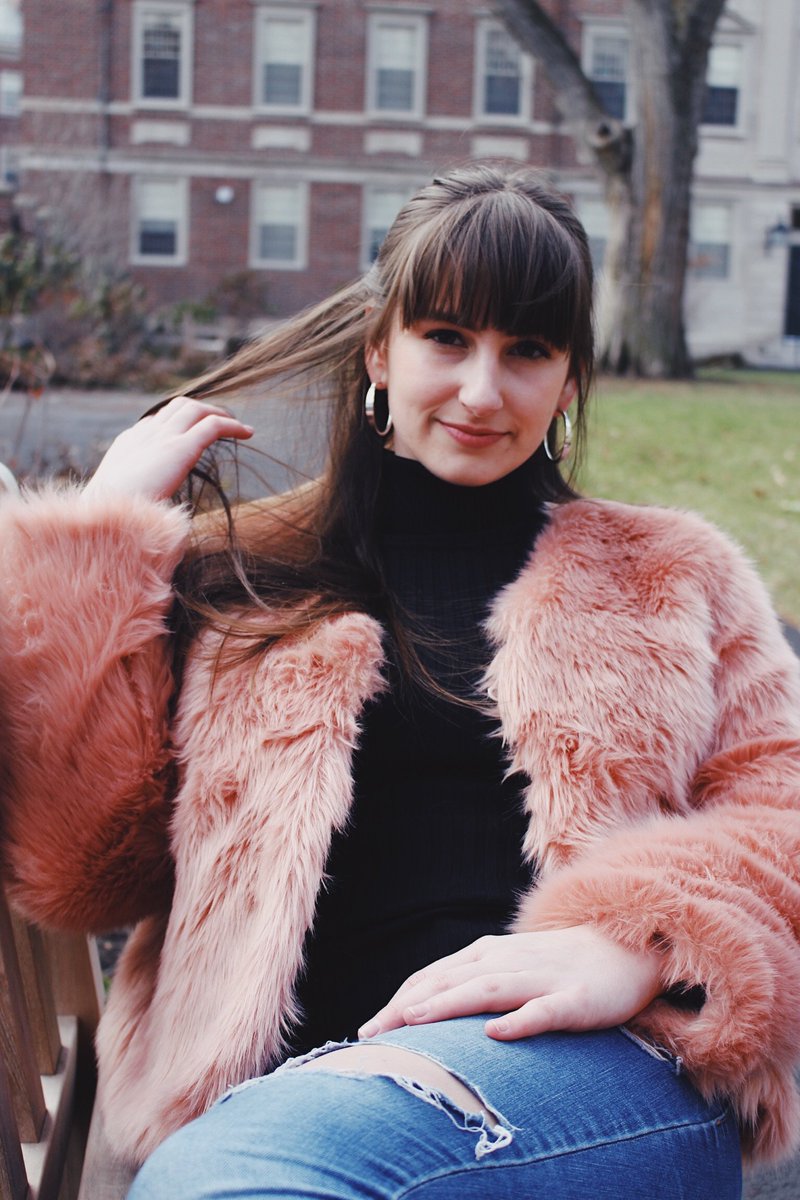 21 Days of Crimson

Day 14: Jenny Baker, Singer &amp; Songwriting
"To me 21CC is a place where people from all different backgrounds can come together to make music and most of all have fun and spread love."