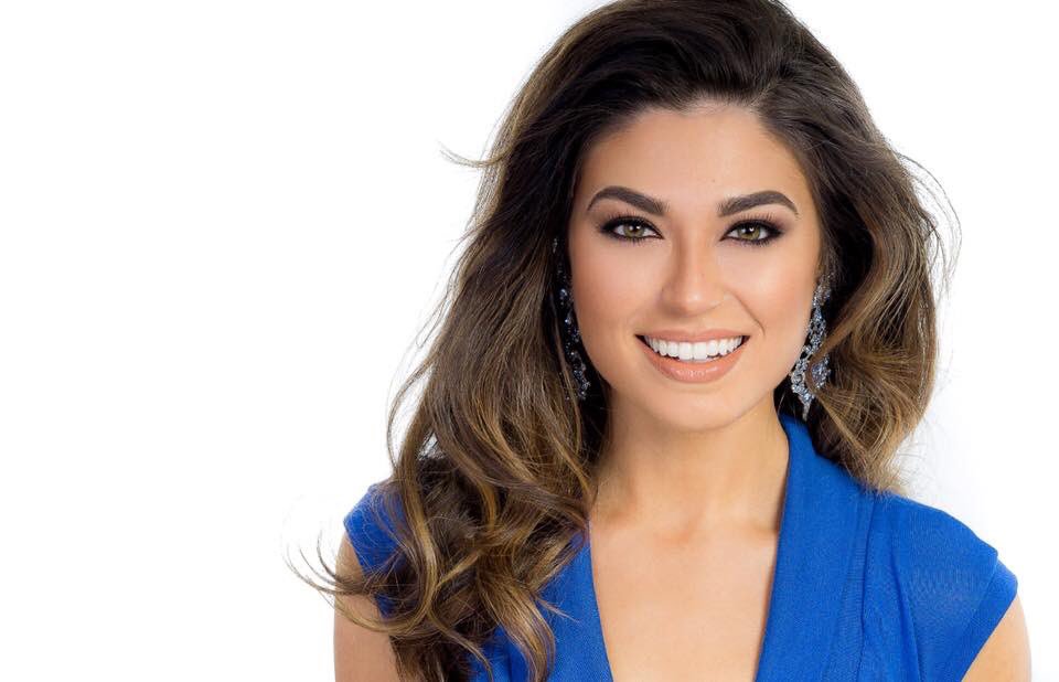 MissSForg's tweet photo. *Drumrolls*..... My official Miss California headshot!!! My paperwork and music are turned in and the excitement is feeling all too #real! I’m coming #FreYES!💃🏻
#MissCA2018
PC: @lisagartistry ☺️🙏🏼💕 https://t.co/Z1Toarpxun