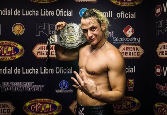 Taven en CMLL.