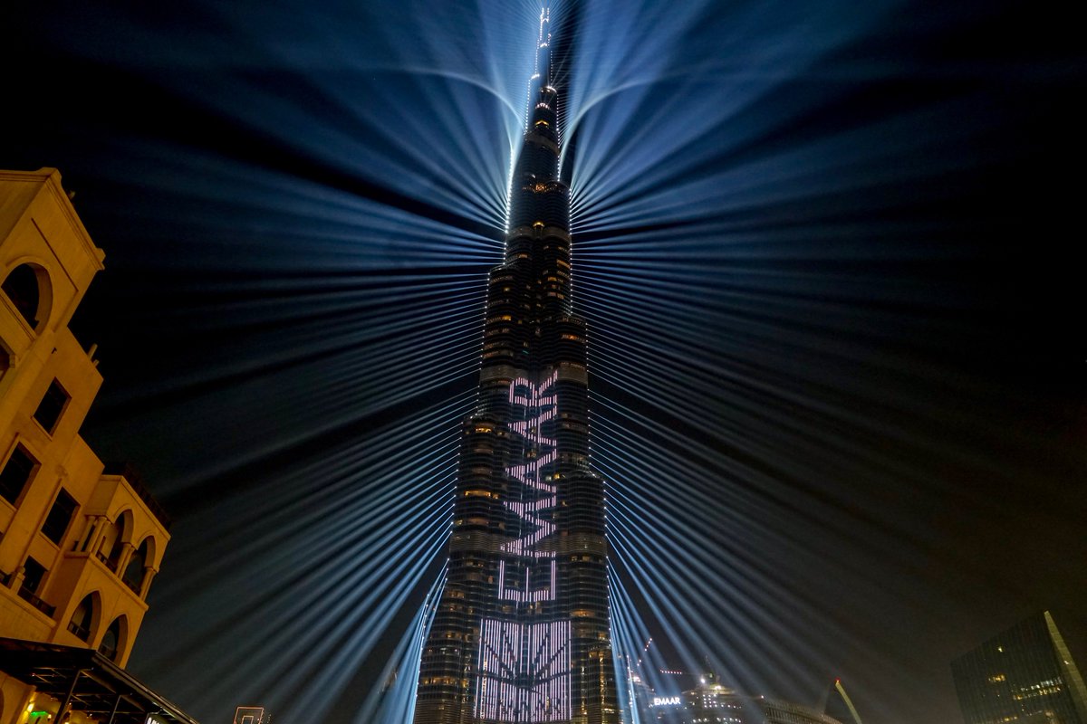 PhilippSacherow's tweet photo. Last weekend, I went to #HongKong. I had a #stopover in #Dubai. First I went to #AtlantisAquaventure in the evening I went to #dubaimall to see the light show at #BurjKhalifa. I've never seen a better #lightshow.

@emaardubai @BurjKhalifa @VisitDubai_DE @TheDubaiMall @emirates https://t.co/ekBt0BN9YS