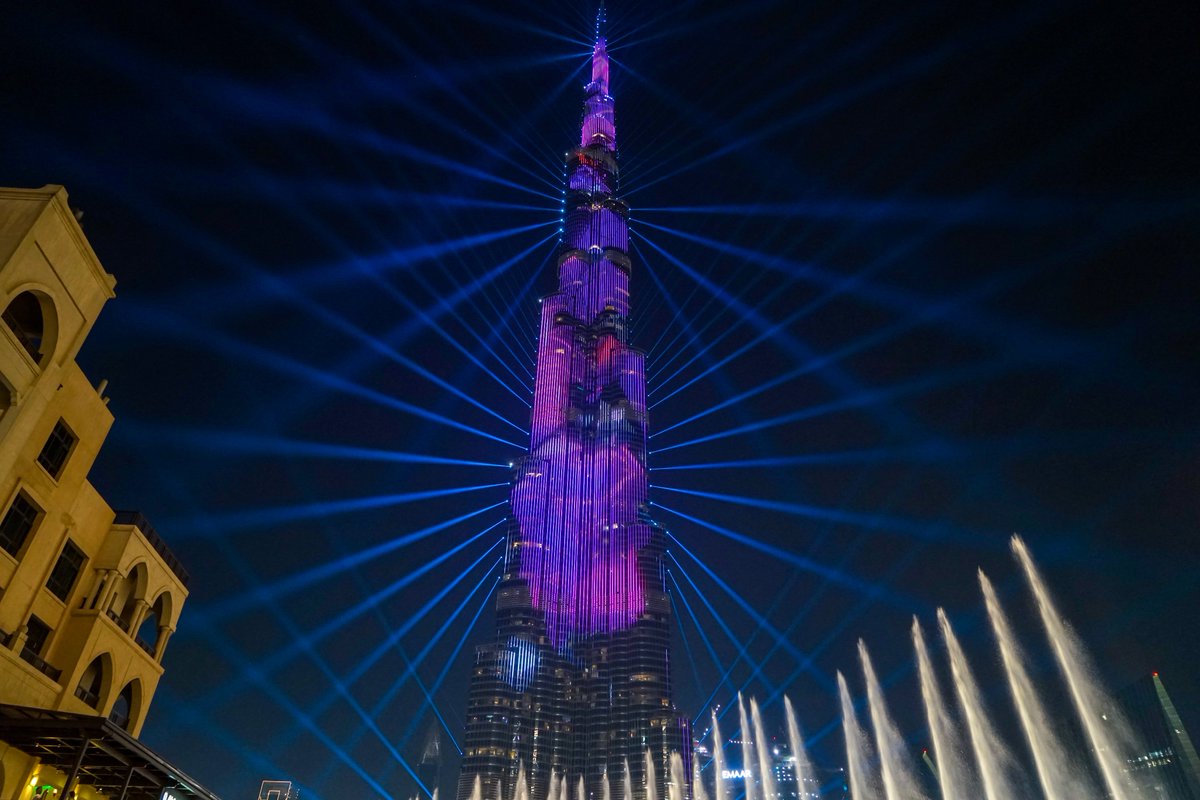 PhilippSacherow's tweet photo. Last weekend, I went to #HongKong. I had a #stopover in #Dubai. First I went to #AtlantisAquaventure in the evening I went to #dubaimall to see the light show at #BurjKhalifa. I've never seen a better #lightshow.

@emaardubai @BurjKhalifa @VisitDubai_DE @TheDubaiMall @emirates https://t.co/ekBt0BN9YS