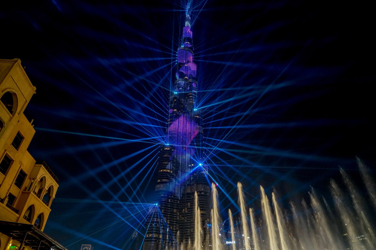 PhilippSacherow's tweet photo. Last weekend, I went to #HongKong. I had a #stopover in #Dubai. First I went to #AtlantisAquaventure in the evening I went to #dubaimall to see the light show at #BurjKhalifa. I've never seen a better #lightshow.

@emaardubai @BurjKhalifa @VisitDubai_DE @TheDubaiMall @emirates https://t.co/ekBt0BN9YS