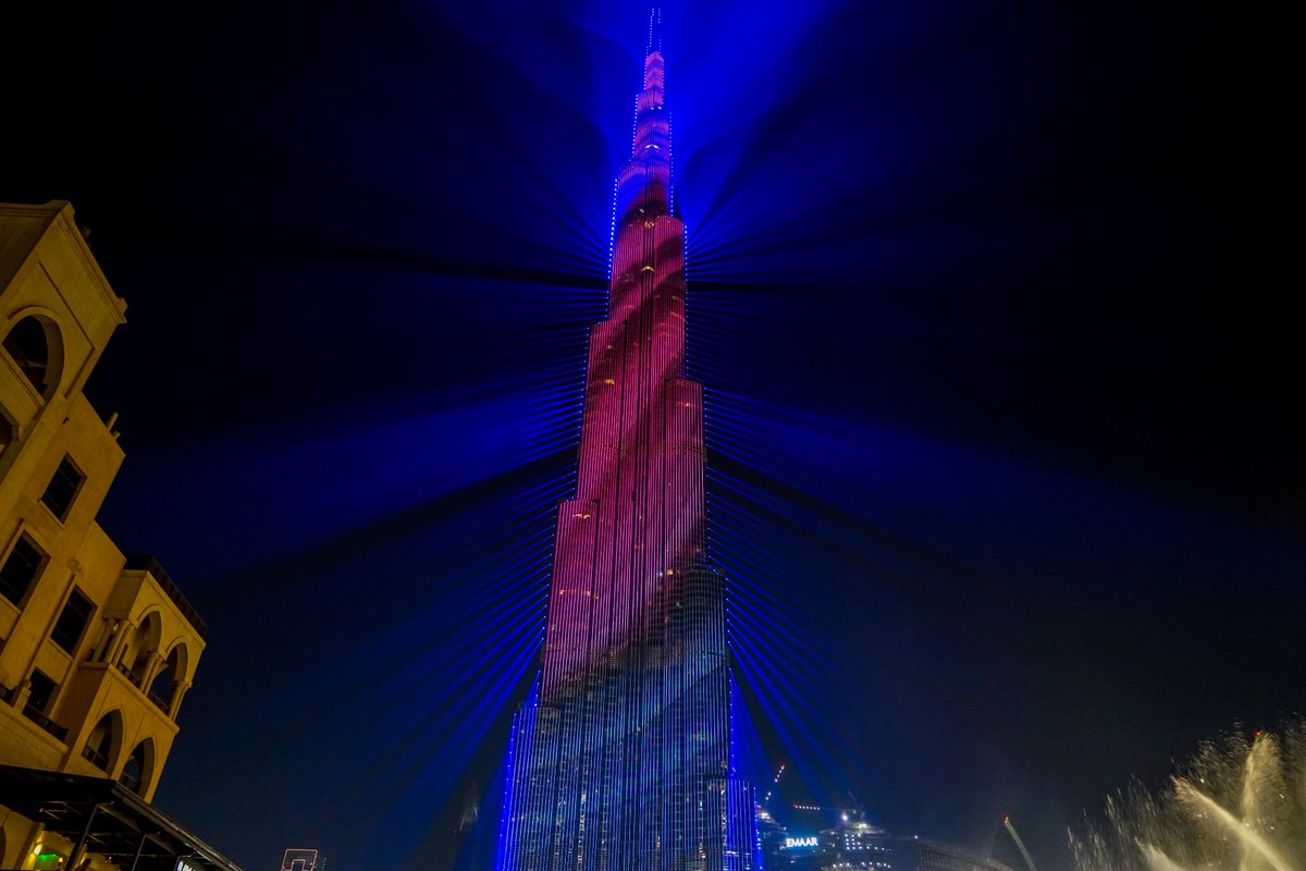 PhilippSacherow's tweet photo. Last weekend, I went to #HongKong. I had a #stopover in #Dubai. First I went to #AtlantisAquaventure in the evening I went to #dubaimall to see the light show at #BurjKhalifa. I've never seen a better #lightshow.

@emaardubai @BurjKhalifa @VisitDubai_DE @TheDubaiMall @emirates https://t.co/ekBt0BN9YS