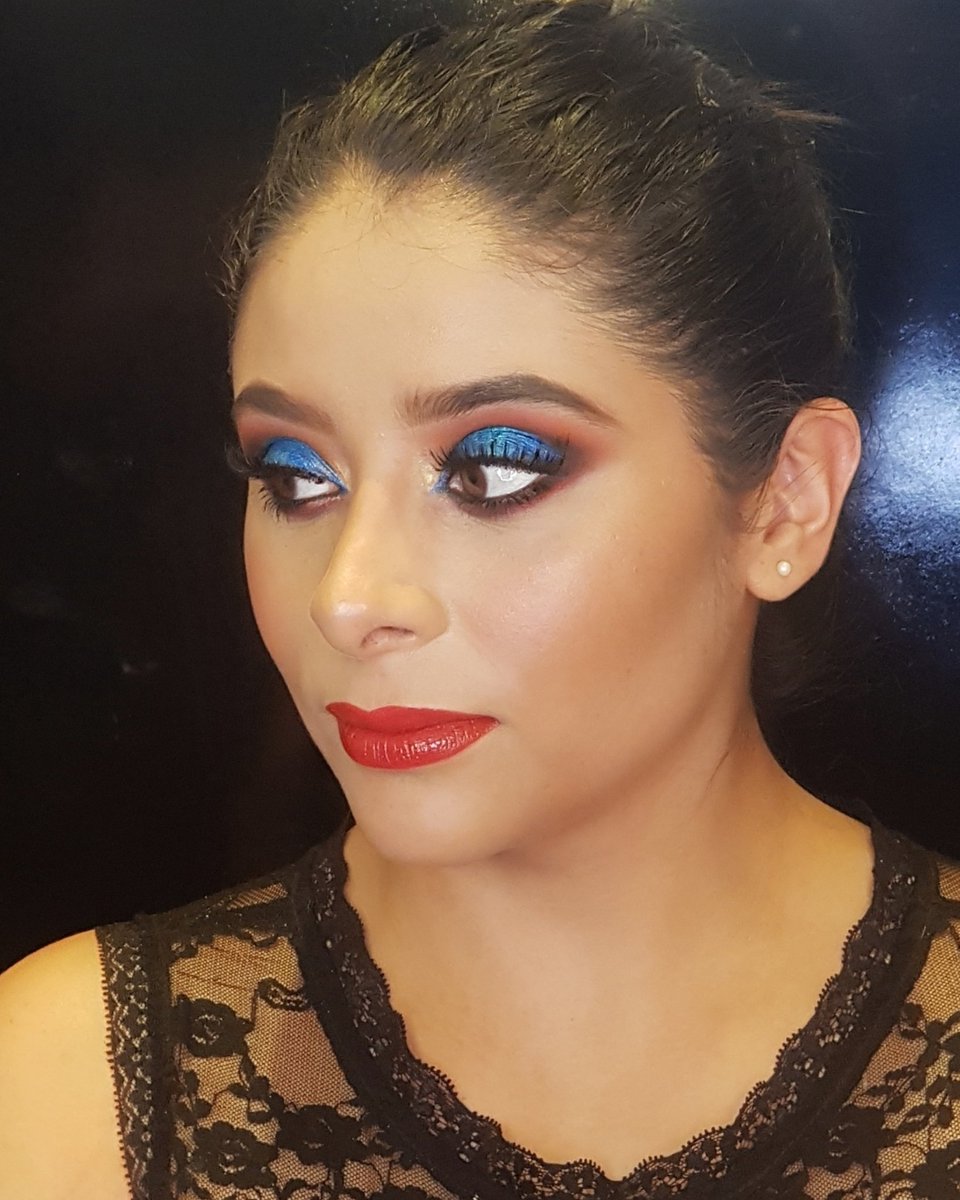 saulhr83's tweet photo. Makeup by me !!!
😍❤
#makeup #makeupart #mujeresreales #makeupjunkie #glitter #glittermakeup #maquiagem #browneyes #inglotmexicooficial #drmakeup #maproderm #makeupforever #makeupstore #mac #cosmeticosmx #theartistedit #saulramirezmakeupandhair #saulramirezc https://t.co/KIwjK7bBN0