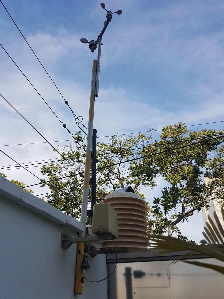 WSILIMALIM7's tweet photo. Instalado y funcionando con ventilador y panel solar de 12v. Mañana veremos como se comportan esas temperaturas matutinas @hombredeltiempo @Lotaotero @renzoarauco @Estacion_bcp https://t.co/p8iCbEeydb