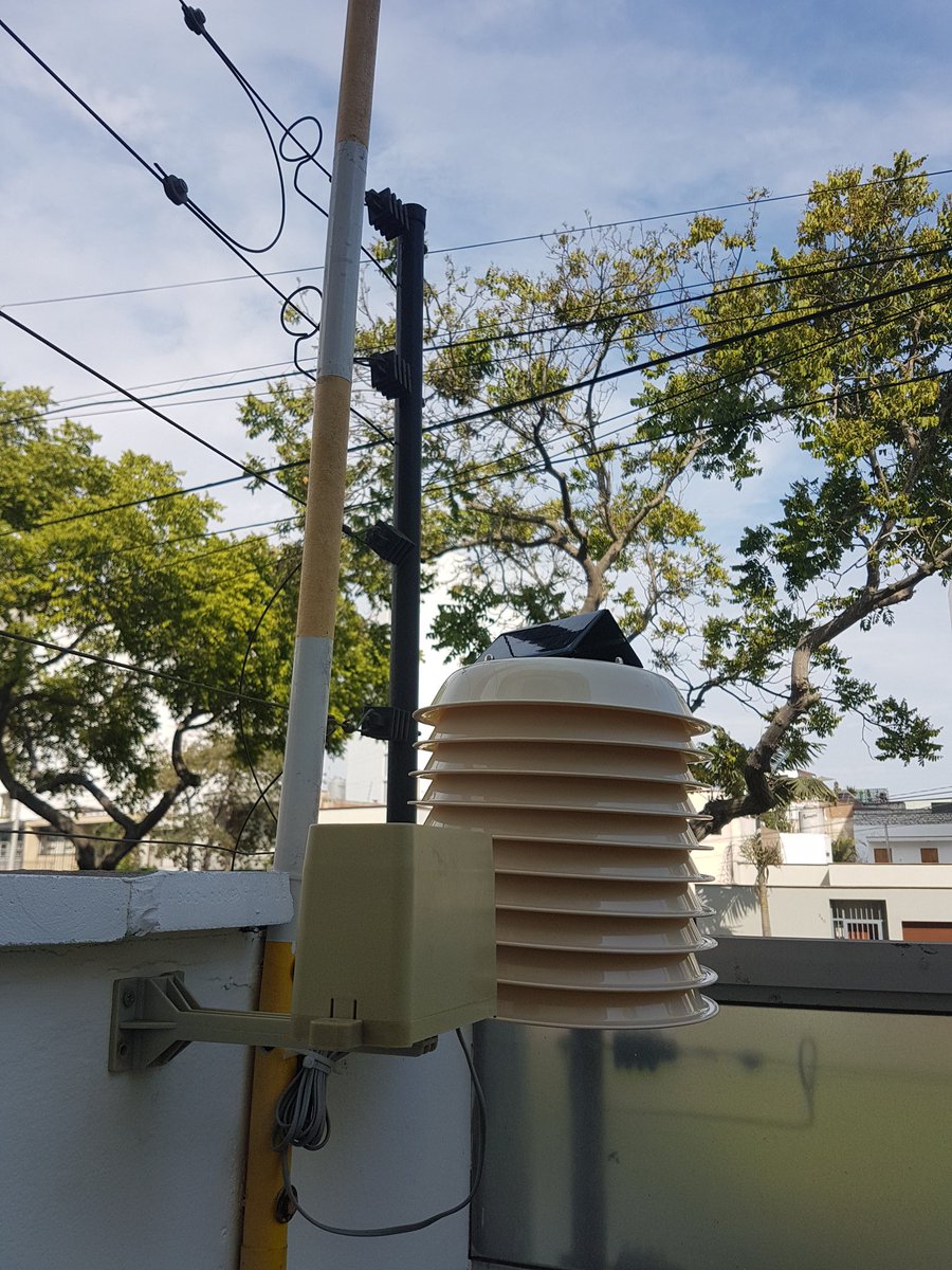 WSILIMALIM7's tweet photo. Instalado y funcionando con ventilador y panel solar de 12v. Mañana veremos como se comportan esas temperaturas matutinas @hombredeltiempo @Lotaotero @renzoarauco @Estacion_bcp https://t.co/p8iCbEeydb