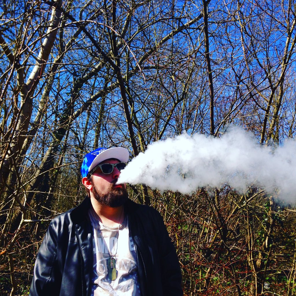 TheNerdJourney's tweet photo. Enjoyed a stroll in the sunshine today #cloudcheck #guyswithtattoos #vapedaily #vapenation #vape #vapelife #vapefam #cloudchasing #vapers #vapedaily #vapenation #vapepics #vapelove #vapehooligans #vapes #vapefamous #ukvapers #selfie #vapeporn #vapejuice #invacrew #wakeandvape https://t.co/SUhsgTJk44