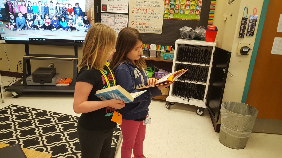 hrobinsonD32's tweet photo. Mix-pair-share about why students chose their A.R. book! #goodfitbooks #pesd32 https://t.co/UiLt5iwF7A