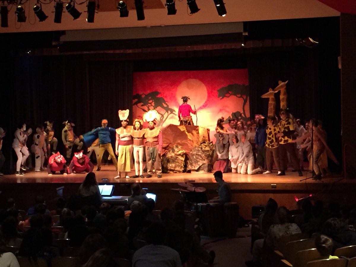 HuntMiddleVT's tweet photo. Busy day at #HMSVT with the play and Engineering Day #bsdvt https://t.co/dSYadUuWAd
