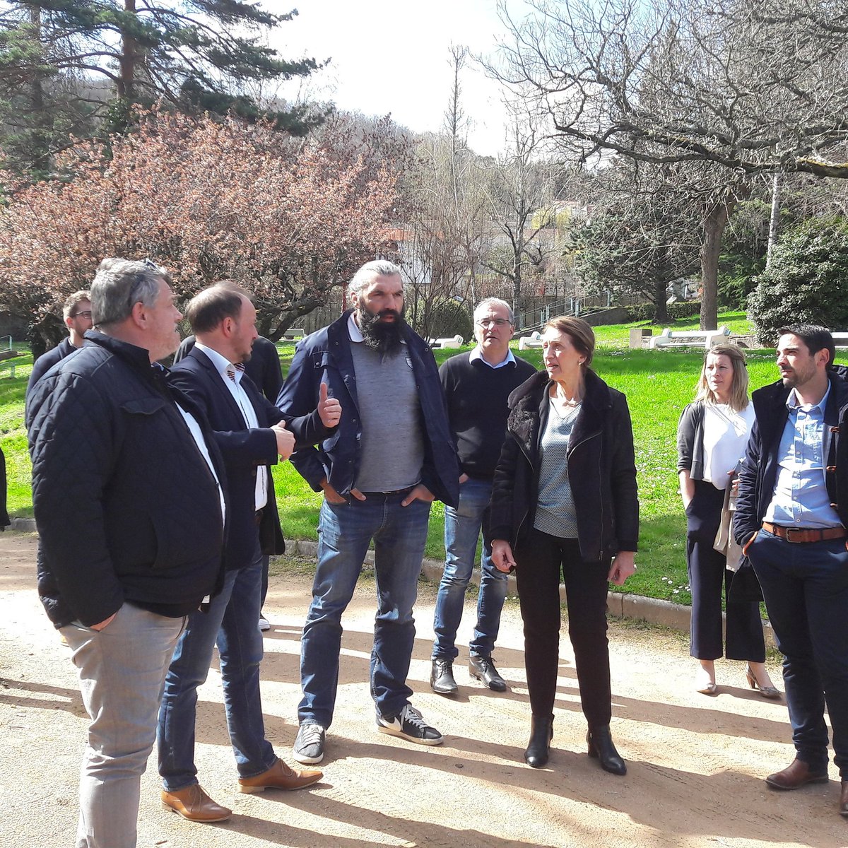 Aujourd'hui, Sébastien CHABAL <a href="/sebchabal/">Sebastien chabal</a> était en repérage à #chatelguyon pour son projet sport-santé dans les stations thermales #sportsanté #preventionsanté <a href="/lamontagne_fr/">La Montagne</a> <a href="/ArthurCesbron/">Arthur Cesbron</a> <a href="/lamontagne_riom/">La Montagne Riom</a> <a href="/AuvergneMarque/">Auvergne - Compte Officiel</a> @Otchatelguyon <a href="/villesdeaux/">La Route des Villes d'Eaux</a>