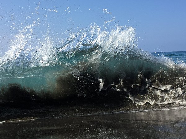 FracturedInfini's tweet photo. Afternoon #photography from #FracturedInfinity taken by me at Ho'okena Beach Park on the big island of #Hawaii about a second later... it hit me in the face! My favorite #WAVES shot to date https://t.co/P5ygiPyqtK