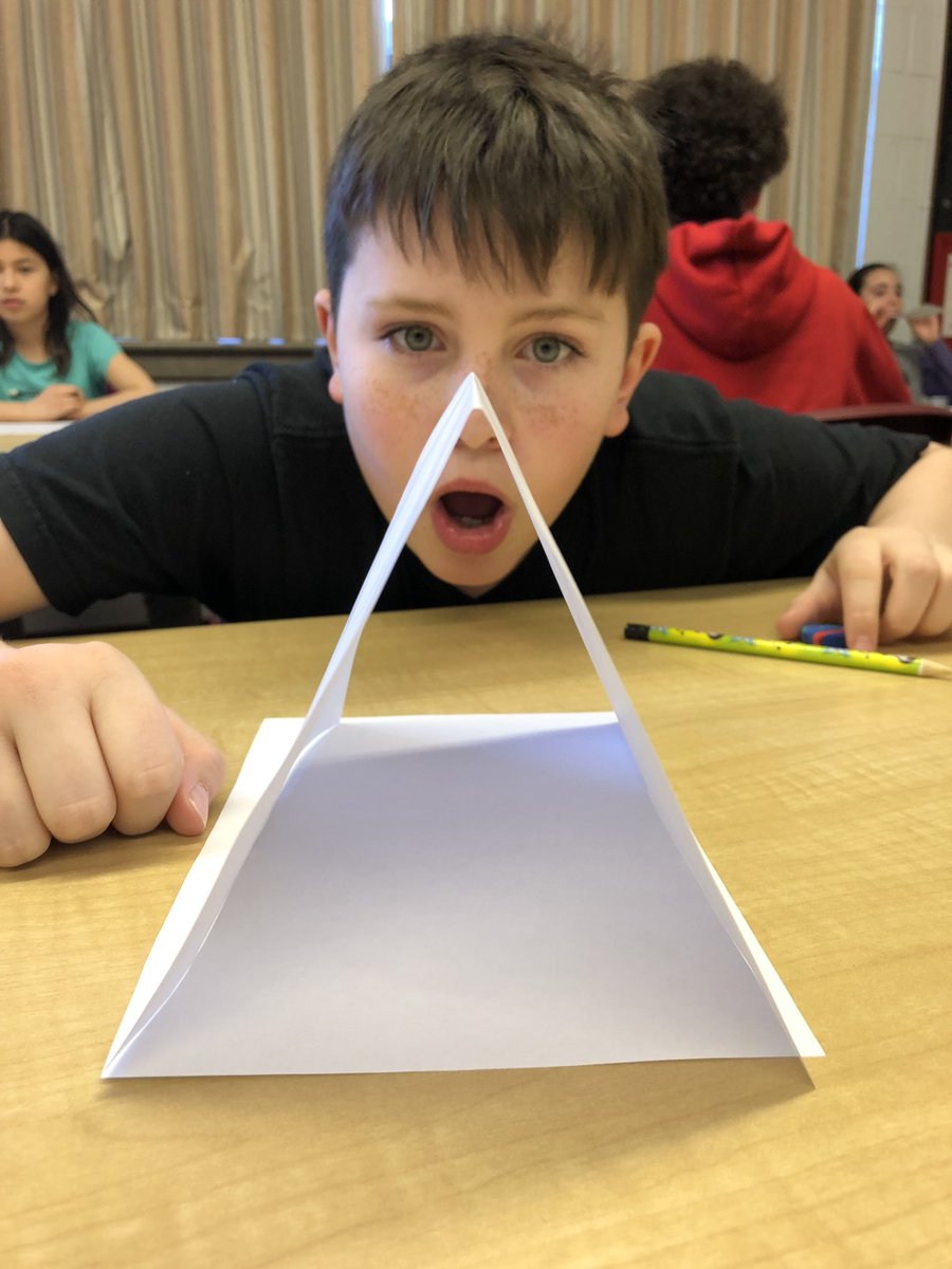 MrKSDyck's tweet photo. Grade 6s @PortWellerPS investigating properties of moving air. #DifferenceInAirPressure https://t.co/5Qn1pFNGIy