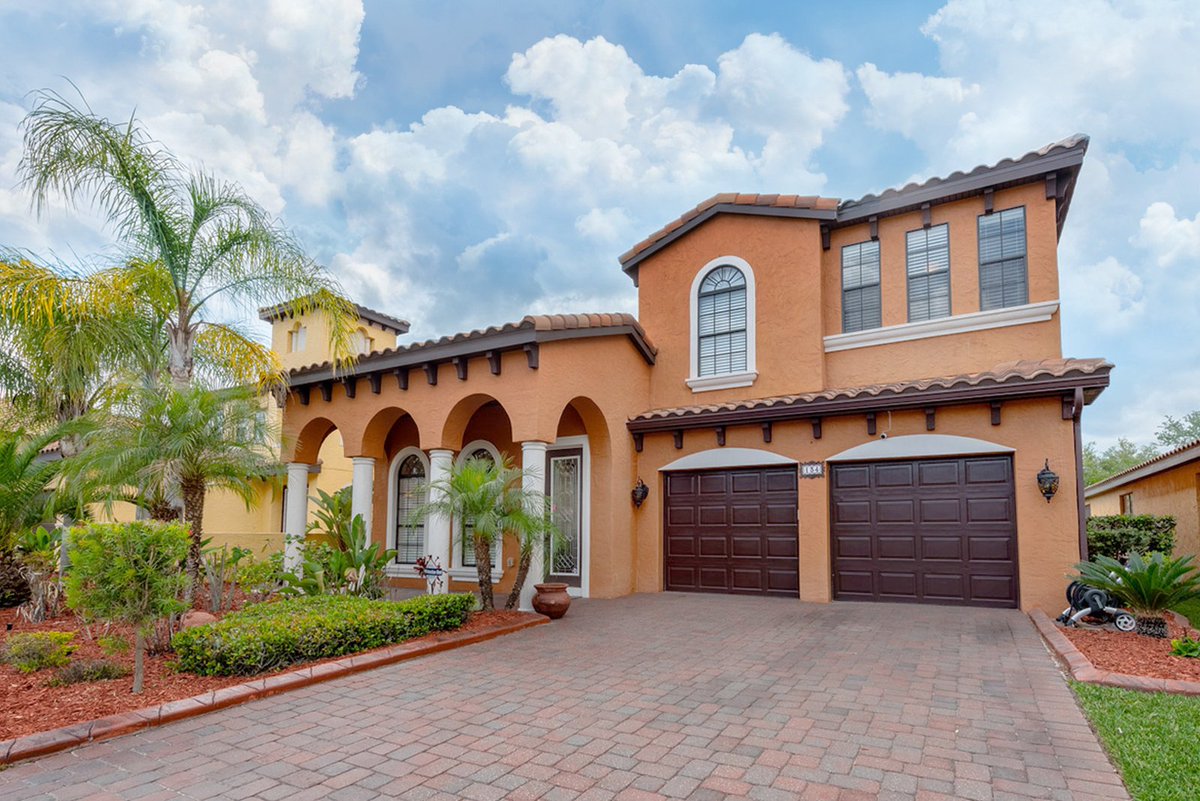 WemertGroup's tweet image. The world-class lifestyle you've always dreamed of awaits in this impressive &amp;amp; exclusive guard gated community! EVERYTHING IS NEW in this stunning fully upgraded POOL HOME. Enjoy the lake lifestyle &amp;amp; make this home yours!
#JustListed #LakeAccess #Debary

homes.wemertgrouprealty.com/idx/details/li…