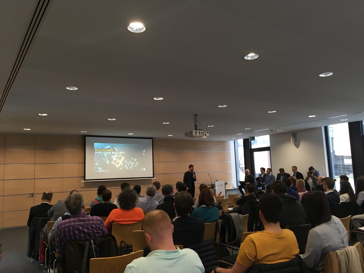 CIO_Mannheim's tweet photo. Schöne Resonanz bei #Blockchain #Veranstaltung im #Mafinex #Mannheim #tech #kultur #bitcoin #Digitalisierung https://t.co/kPW1udmKun