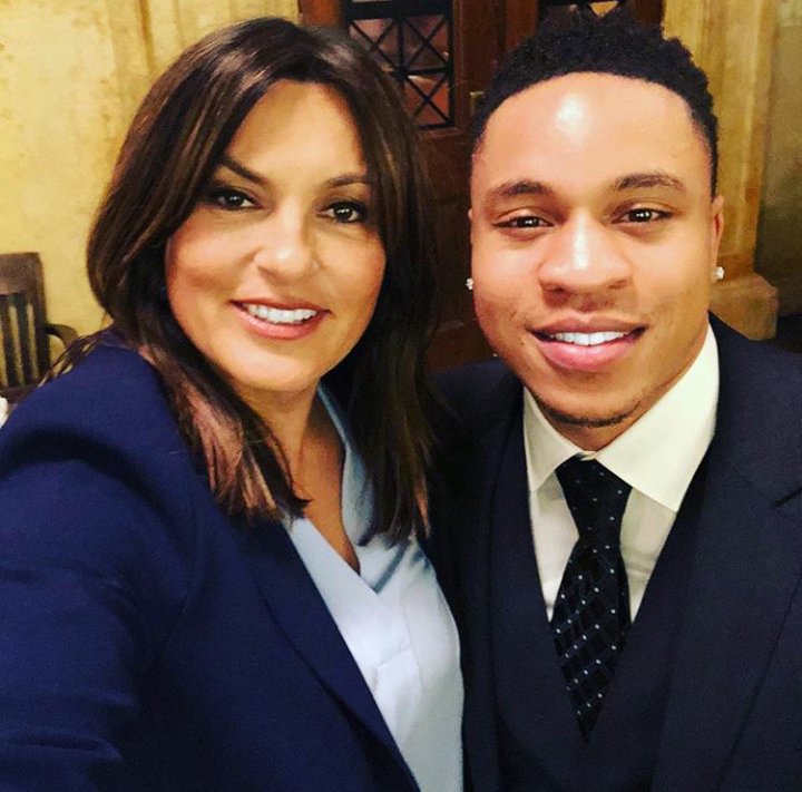 NBCSVU_fans's tweet photo. #BTS of #SVU filming today @Mariska with #RotimiMusic https://t.co/2LNCNF9eTA