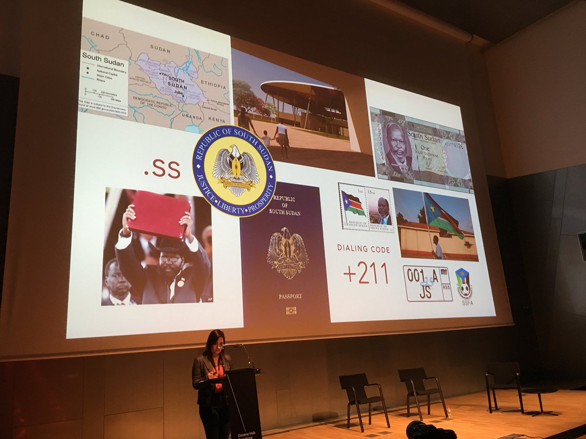 covelo's tweet photo. El buen diseño puede mejorar nuestras vidas pero también puede oprimirnos... @annequito en #DesignDoesForum https://t.co/TR8K19KiKE