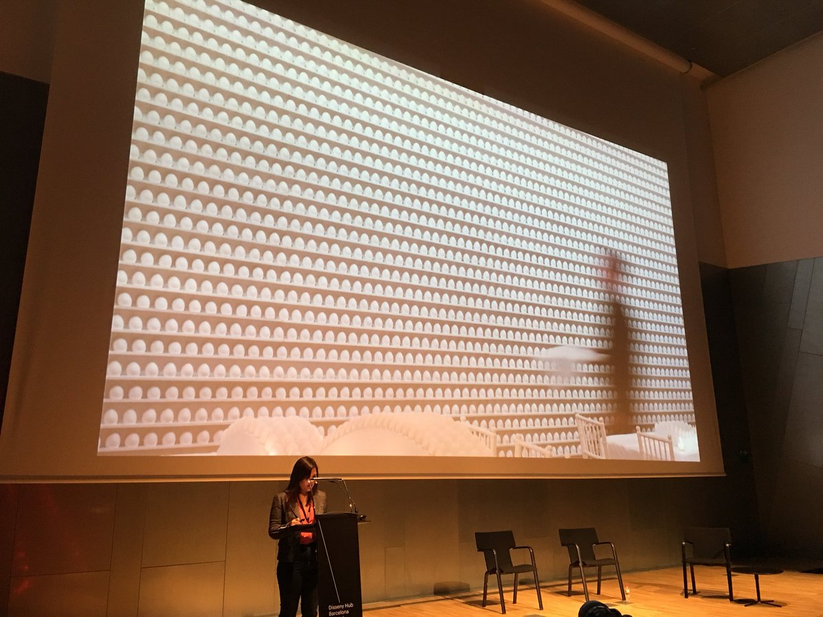 covelo's tweet photo. El buen diseño puede mejorar nuestras vidas pero también puede oprimirnos... @annequito en #DesignDoesForum https://t.co/TR8K19KiKE