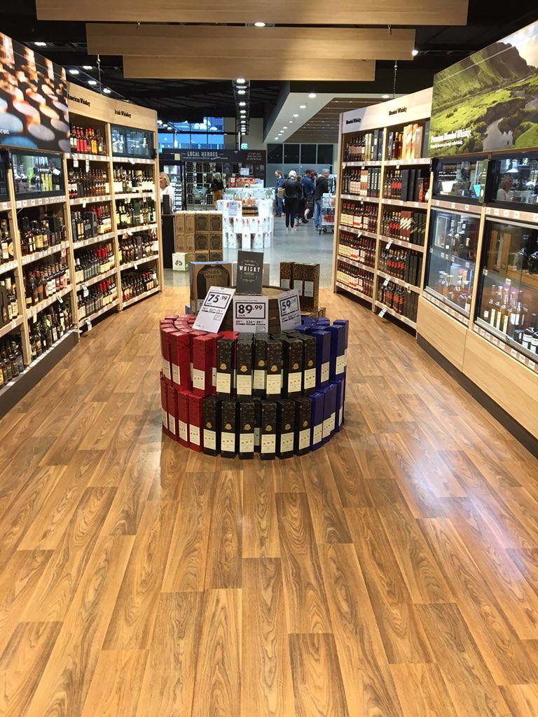 rozelieures's tweet photo. Australie: Les Whiskys G.Rozelieures présents à Sydney en Australie! Avec une belle présentation au centre! Quelle joie de faire découvrir nos whiskys dans ce magnifique pays! https://t.co/Tcu3ZuOqOk