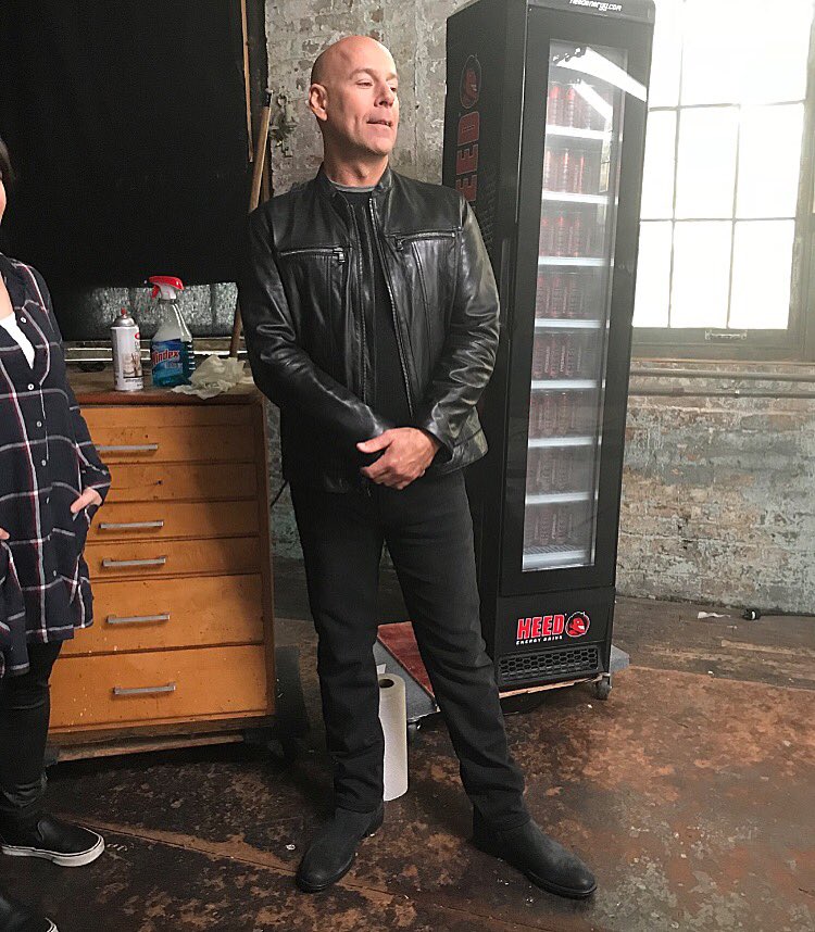 Buarque2E's tweet photo. Learning from the master #BruceWillis on the new @hellenergy drink commercial.. #brucewillisdouble https://t.co/GftnoNWq6g
