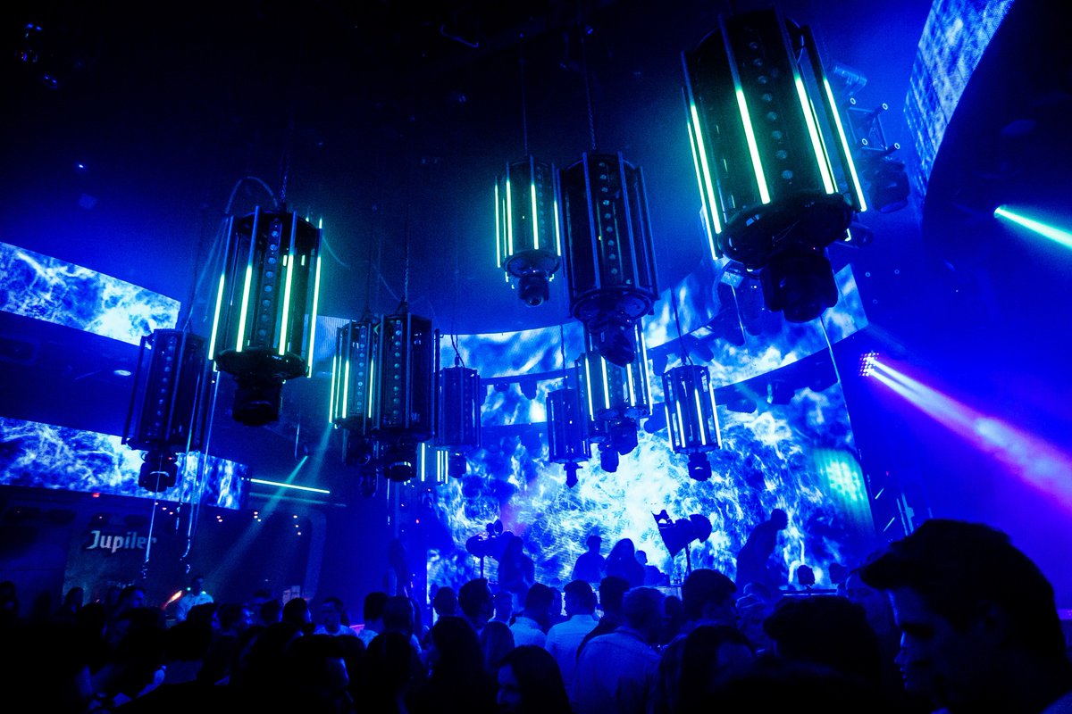 Fairlightbv's tweet image. @CLFLighting en Martin Professional update voor Versuz!
Afgelopen week realiseerden we in samenwerking met het technische team van Versuz een volledig nieuw lichtplan van de Main Room. Design: BASZ