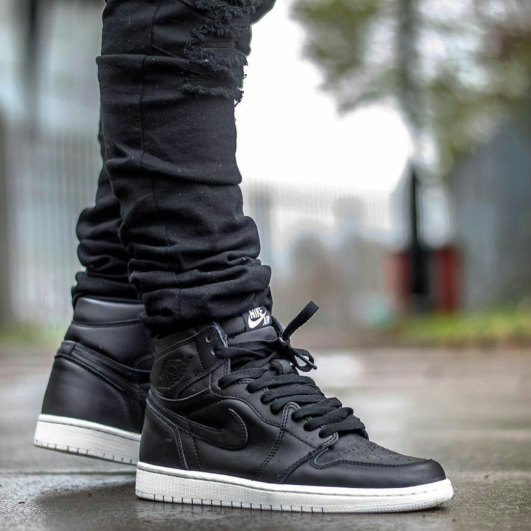 MarModass's tweet image. Nike jordan. 
43€.
Tallas 36,37,38,39,40,41,42,43,44.
Envio entre 10 y 25 dias.
Pago por ingreso, transferencia bancaria, paypal o tarjeta. 
No contra reembolso.
numero de seguimiento del pedido.
Pedido por mensaje privado, whatsapp 640710523,o email mar.modass@gmail.com