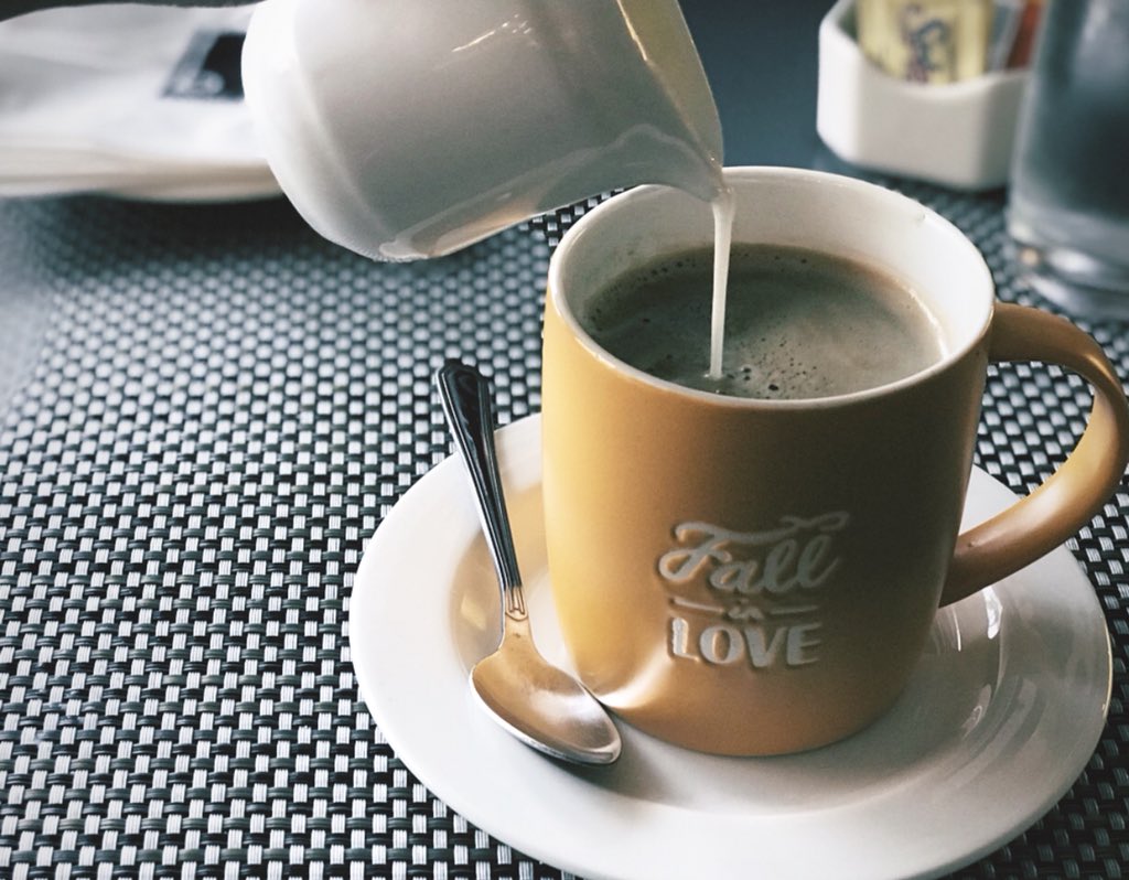 ReenMiranda's tweet photo. I’m not a coffee addict just a lil attached to it 😅☕️ #mydayisnotcompletewithoutcoffee #CoffeeLover #americano #meetingwithclient https://t.co/1WtAgaLl2d