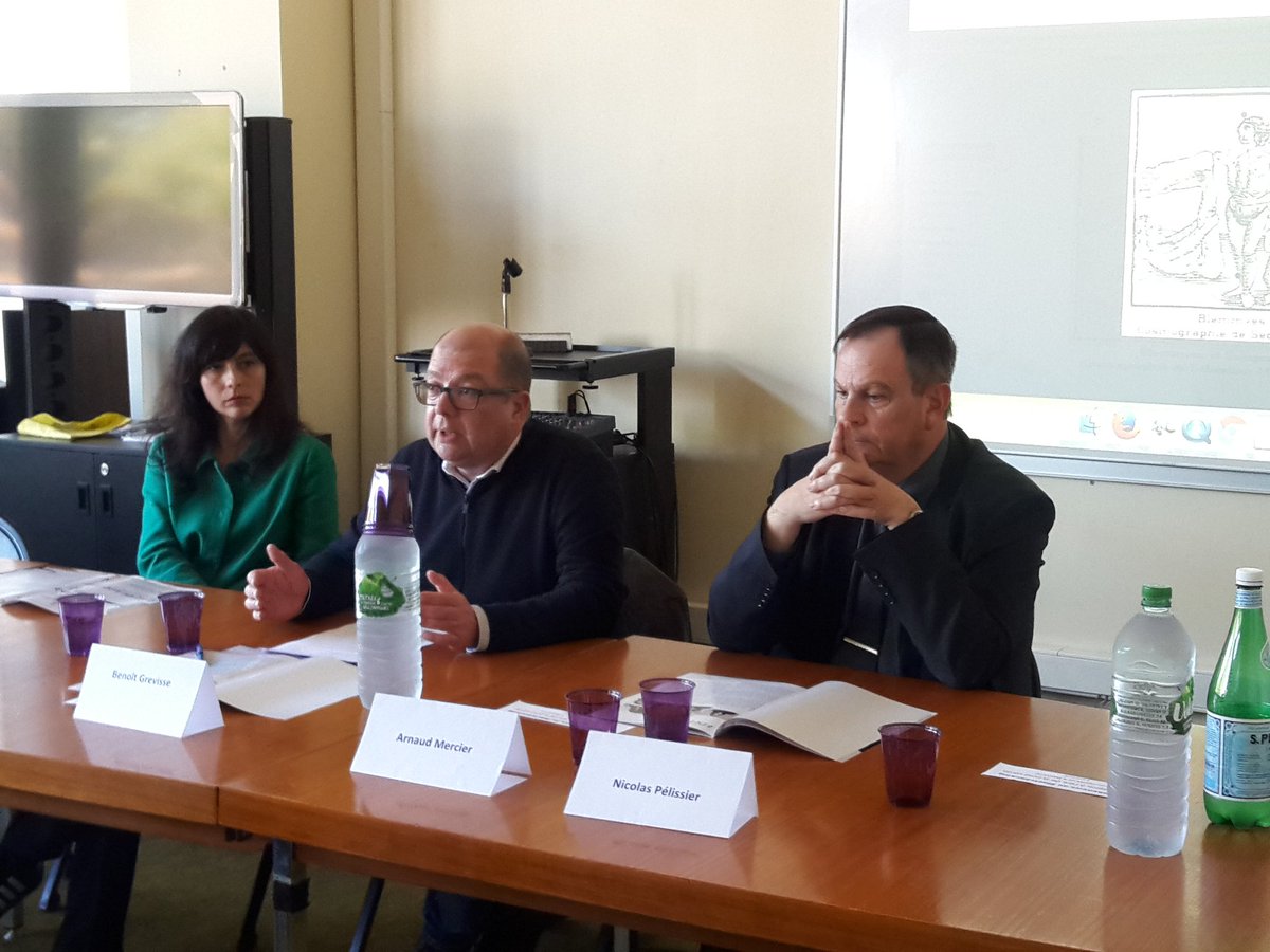 master_distic's tweet photo. L'intervention de @BenoitGrevisse sur les #fakenews et le #factchecking 
#M2DISTIC #UNICE https://t.co/5ImCvNIflD