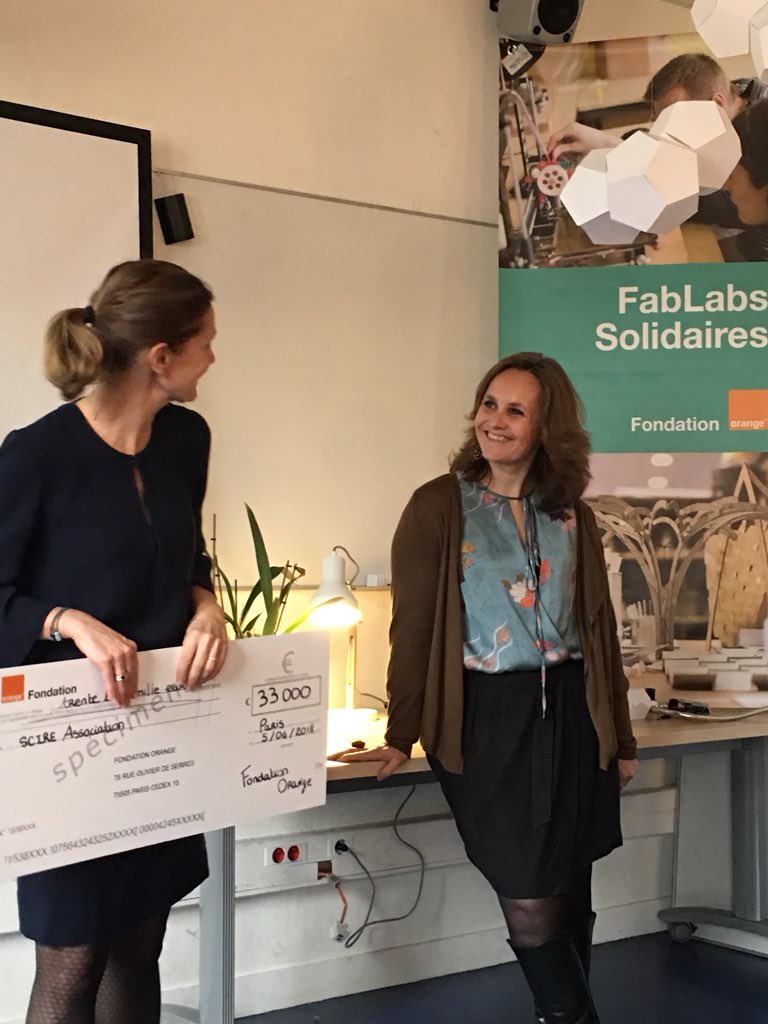 Emmanuelle Gourlet (@gourlette) on Twitter photo Séverine Ozanne, la resp du programme FabLab Solidaire de la <a href="/FondationOrange/">FondationOrange</a> remet le chèque de soutien de 30 000€ à l’équipe du MakerFab 👉🏻 « c’est un lieu magique, un outil formidable » #bienveillance #créativité #fablab #formation Séverine Ozanne, la resp du programme FabLab Solidaire de la <a href="/FondationOrange/">FondationOrange</a> remet le chèque de soutien de 30 000€ à l’équipe du MakerFab 👉🏻 « c’est un lieu magique, un outil formidable » #bienveillance #créativité #fablab #formation