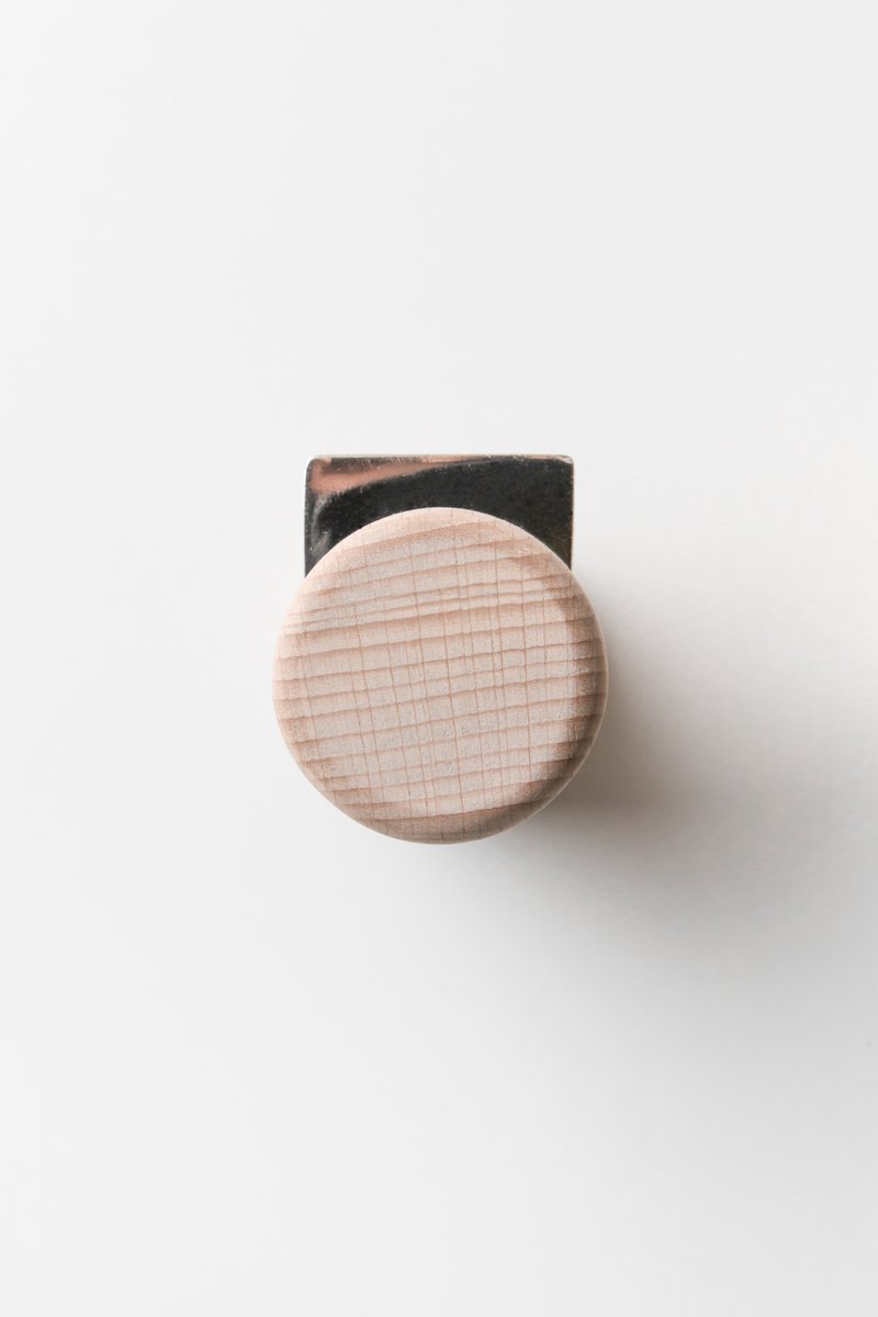 ParalelExpo's tweet photo. Eclipse | Colgador de pared
Miriam Burguera Clemente &amp; Marianne Langrand
@ParalelExpo X @Omelette_ed 
Fotografía: Cáñamofilms https://t.co/uIaMt8Apm0