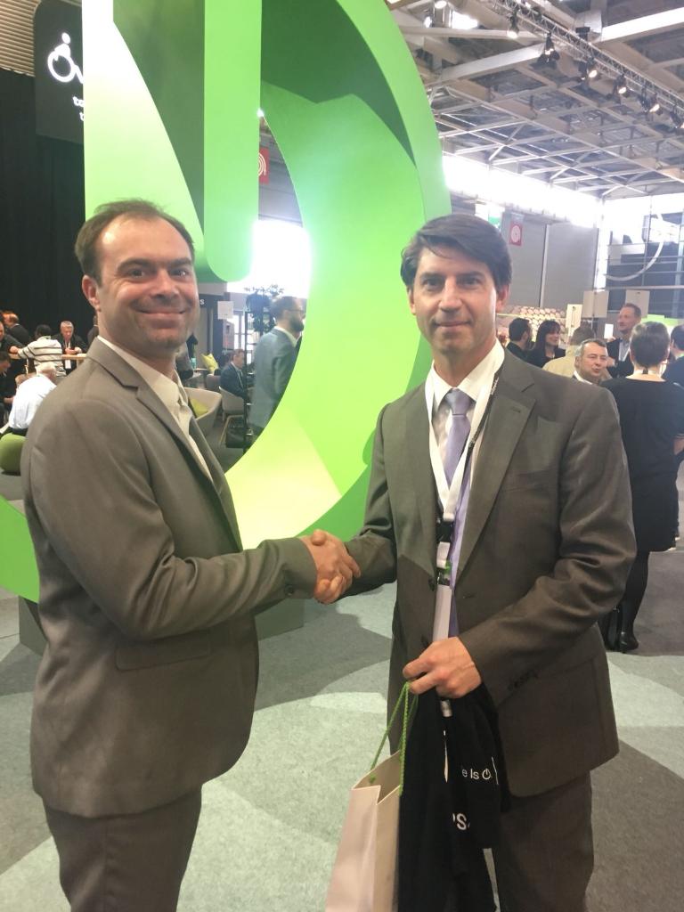 SchneiderElecFR's tweet photo. Félicitations aux vainqueurs de concours mySchneider app #InnovationSummit. D'autres tirages à venir demain ! #SchneiderElectric https://t.co/kL16SC5GUJ