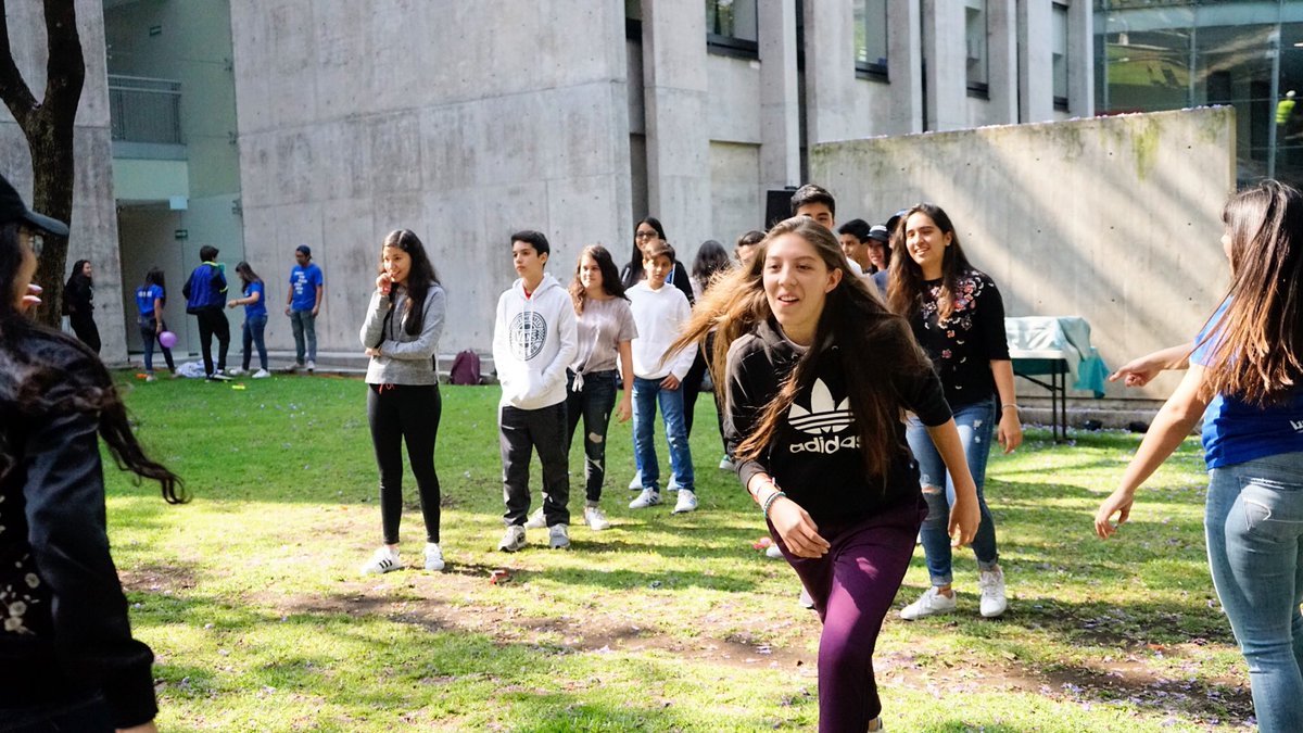Tec_CCM's tweet photo. Como parte de su bienvenida, los nuevos alumnos de #PrepaTec realizan actividades para conocer a los que se convertirán en sus mejores amigos. #SpringTec https://t.co/luFqG34Boc