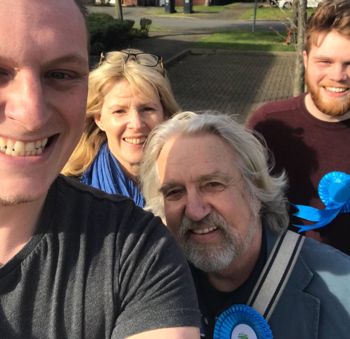 FionaThomson_'s tweet photo. Great to be out meeting #Handside residents with Graham earlier. #TeamHandside https://t.co/Cx4haE4MIS