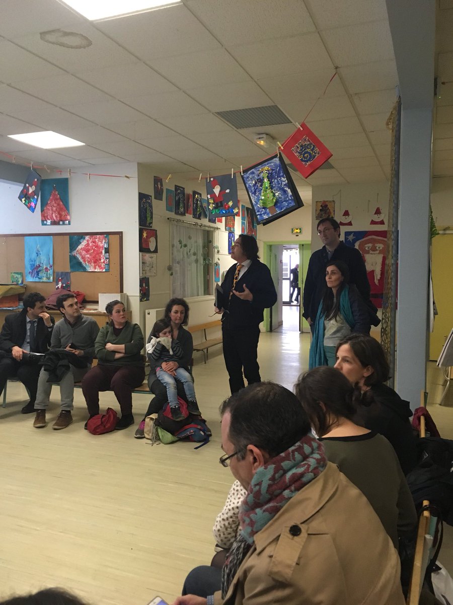 AG en cours à #ecolematernellejacquier point avec le directeur qui annonce plus de 170 enfants inscrits alors que le seuil de fermeture est à 150 ! #nonalafermeture !!