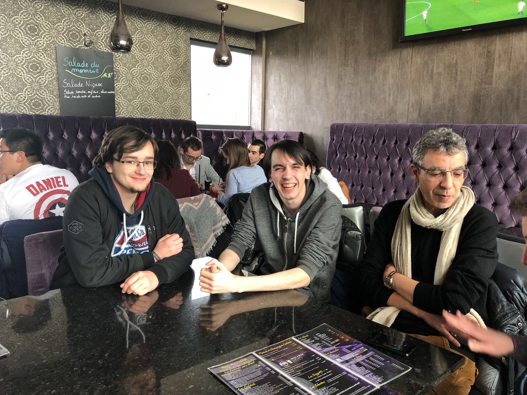ecole_ipssi's tweet photo. Afterwork avec les étudiants de Marne-la-Vallée à @AgapeCafeSerris #ipssimlv #ecoleinformatique #ecolenumerique #BTS #SIO 🎉🍺🍸 https://t.co/BSnZ0qShMd