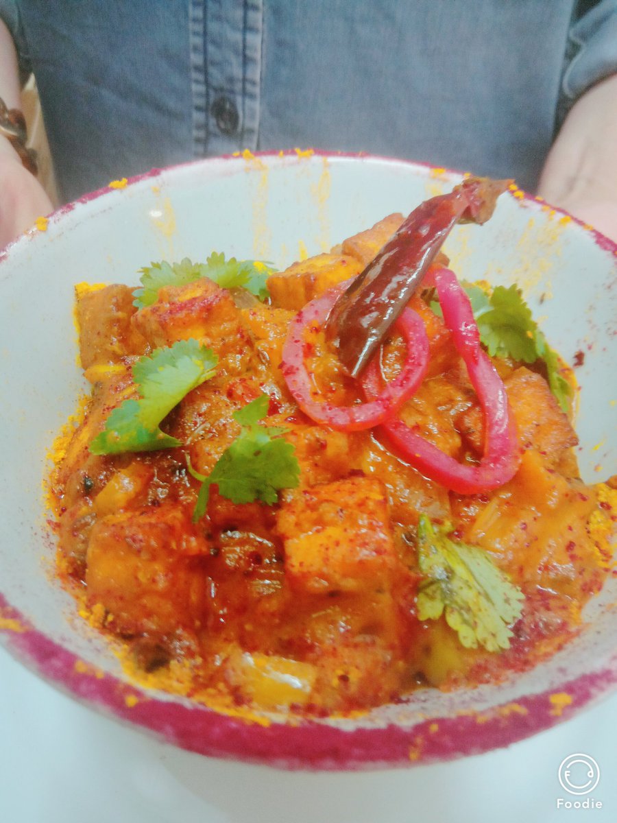 keralankaravan's tweet image. What a beautiful Day
 a Big Congratulations 🎉🎊💐💐 to @Sonjafvjones and The lovely Emily on their Big Wedding Day in @SmallBarCardiff
Some Surf and Turf Burger / pizzas Hotdogs and Curry Bowls all the way.... Love is in the Air 💕