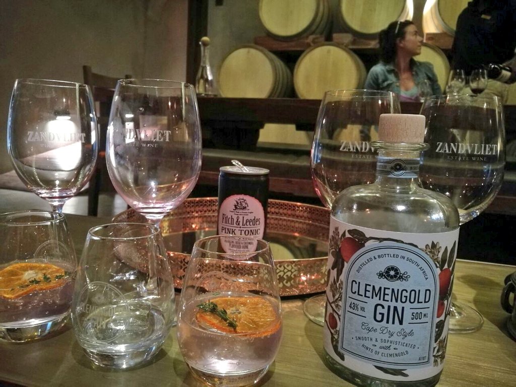 BruwerInge's tweet photo. Tasting @ZandvlietWine with @avril_malan in @RobertsonWineV - some great wines and a citrus infused gin! Thanks for the support towards our wine auction. @ElsenburgWine https://t.co/NdNdRtyJB6