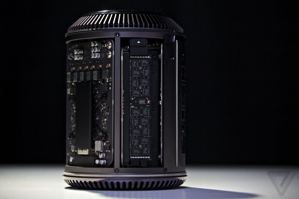 verge's tweet photo. Apple’s redesigned Mac Pro is coming in 2019 https://t.co/RszoGGVCo3 https://t.co/8DnR1ROwEh