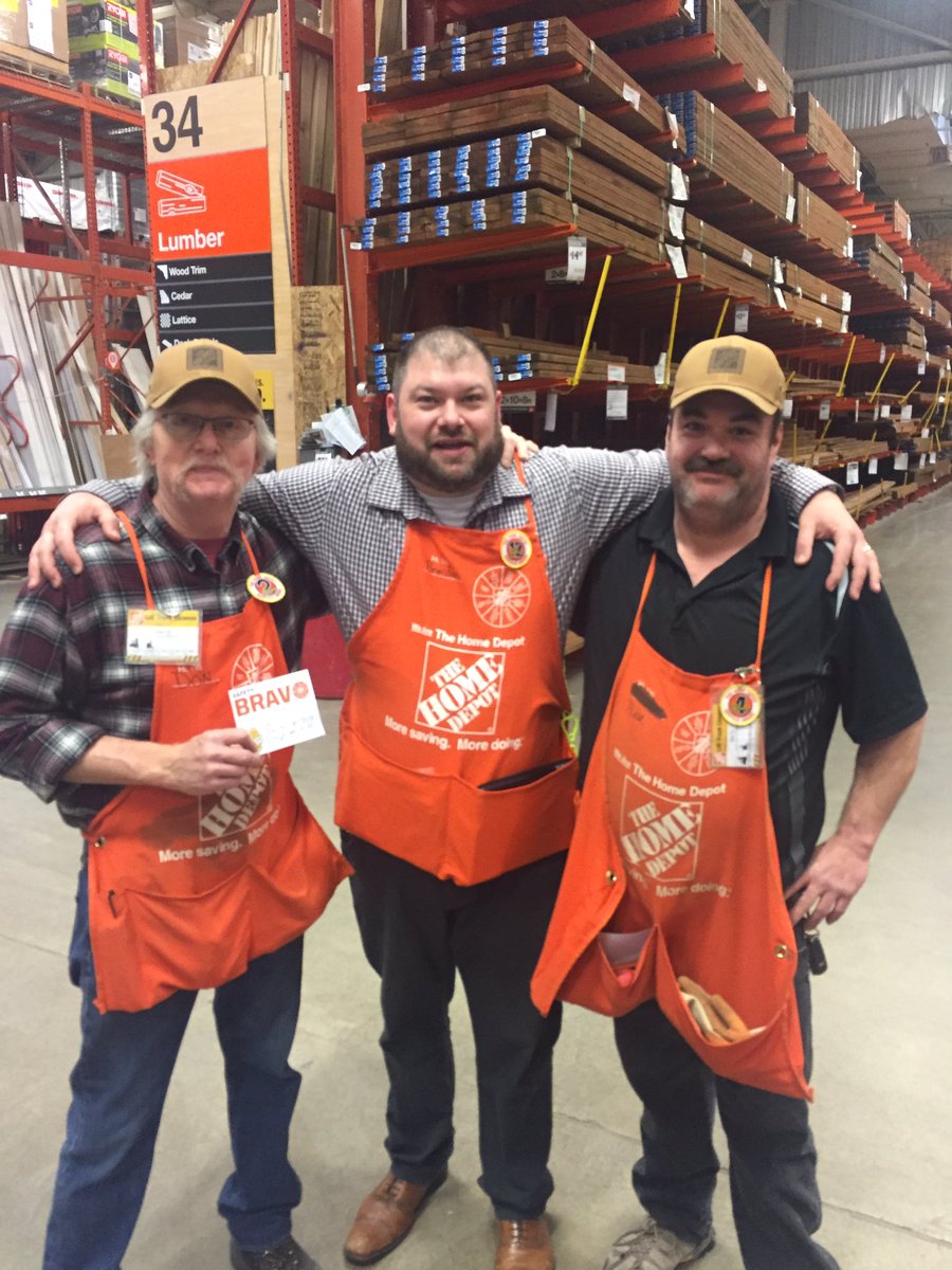 jetcityapm's tweet photo. Bill and Don at store 4703 spotted operating a reach truck and spotting in a high traffic area in a safe manner. Great job fellas!! #PACNWSTARTSAFE #D19wins @marquisHD4703 @Sharrcasm @THDPNWPride @stjohn_c https://t.co/DooYJSVgC0
