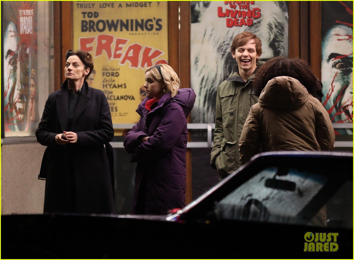 SabrinaChilling's tweet photo. Behind the Scenes photos of the cast filming #ChillingAdventuresOfSabrina in Vancouver. (Via Just Jared) #SabrinaOnNetflix https://t.co/Z0n9AYghvs