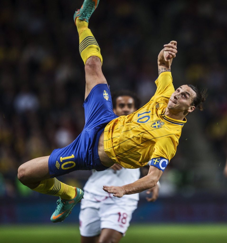 EPLBible's tweet photo. Which was better? 

RT for Zlatan Ibrahimović  🇸🇪

LIKE for Cristiano Ronaldo  🇵🇹 https://t.co/3m1pytAfmq