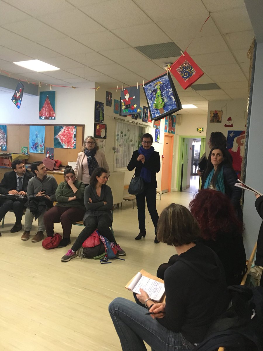 Merci @carine_petit et <a href="/bertrand_agnes/">BERTRAND Agnes</a> venues exprimer leur soutien à l’AG #ecolematernellejacquier #nonalafermeture <a href="/Academie_Paris/">Académie de Paris</a> - défendons la qualité de l’accueil de nos enfants dans un arr. dynamique #paris14