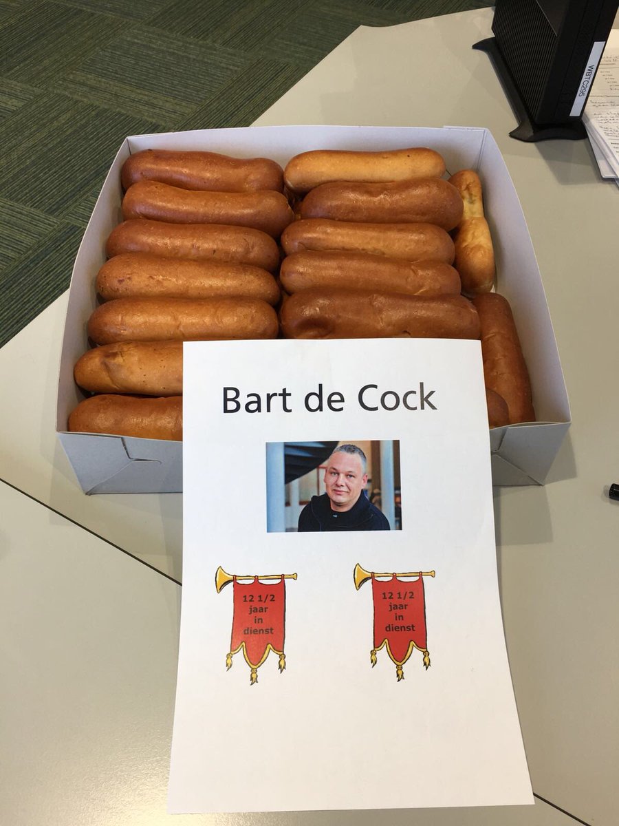 Complexbeheer's tweet photo. 12,5 jaar @WonenBreburg @daghuismeester zalige job . Koffie met worstenbroodjes https://t.co/HGxTDV9JRt