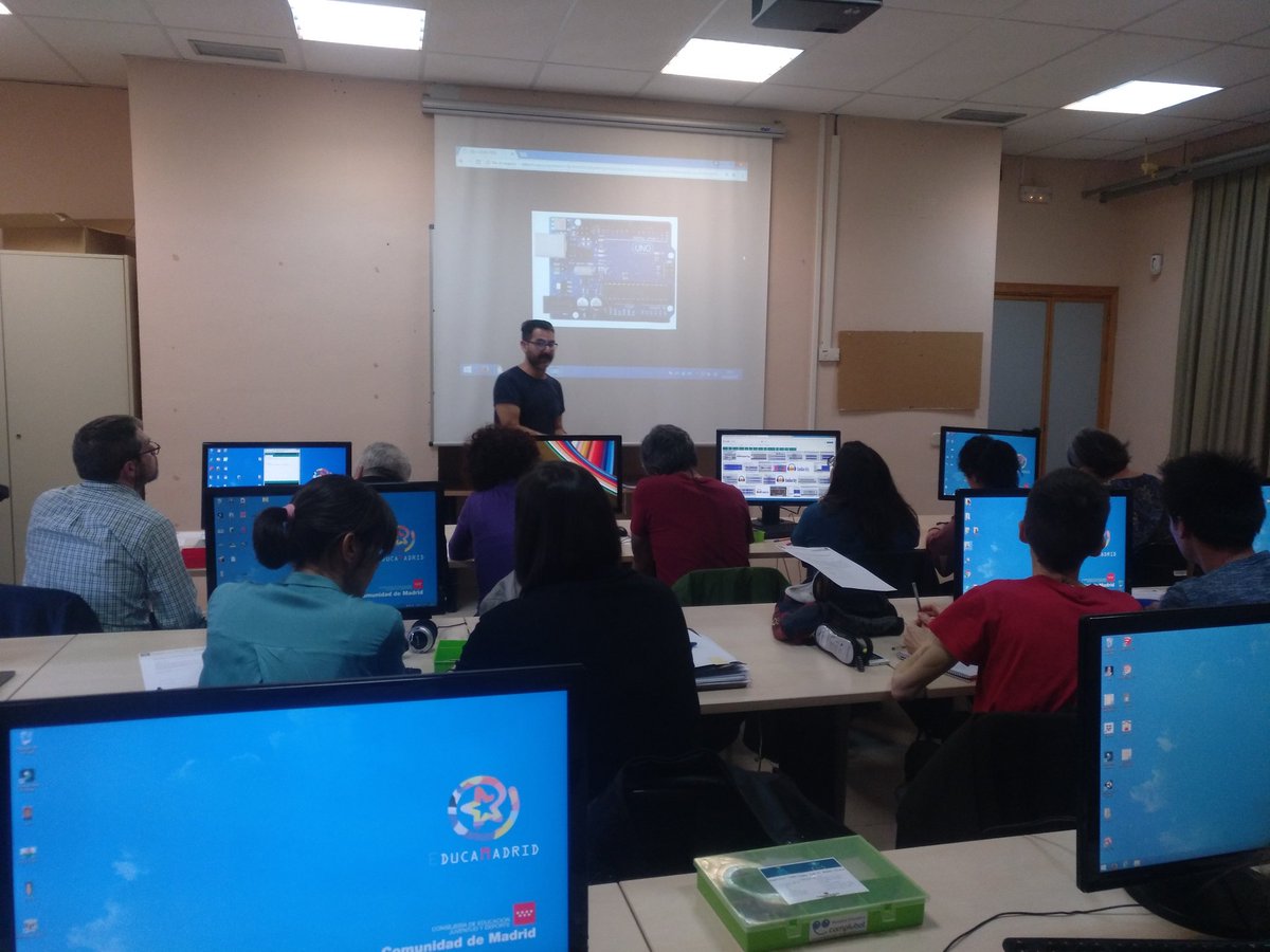 ¡Alucinando con Arduino en Tecnologías educativas para el aula de música! Con Jesús Jara en <a href="/CRIFAcacias/">CRIF Las Acacias</a>