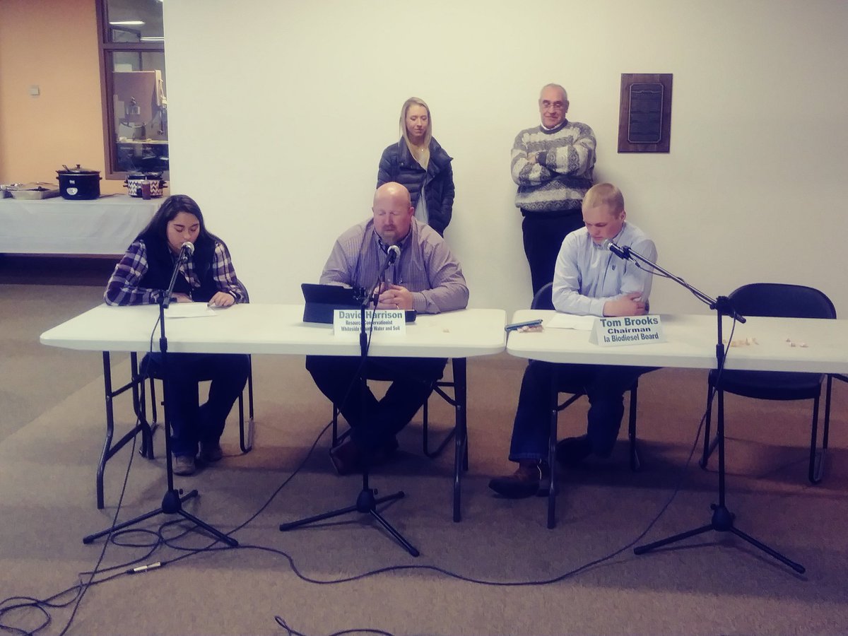 IowaAgRadio's tweet photo. Future Farm Broadcasters from the @CAgConcerns group here at the 1340 KCLN Spring Roundtable. Interviewing @IowaFarmBureau #AgIA #agriculture #Future https://t.co/soiYNPIQY7